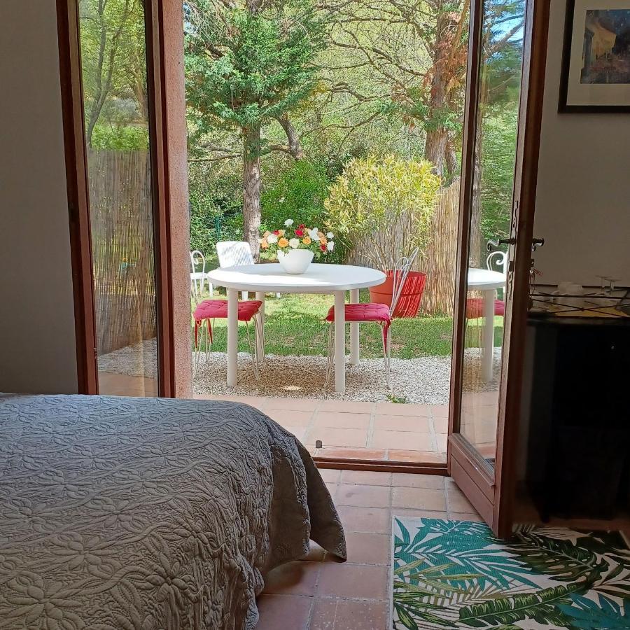 Suite Avec Jardin Entre Aix En Provence, Luberon Et Verdon Peyrolles-en-Provence 外观 照片